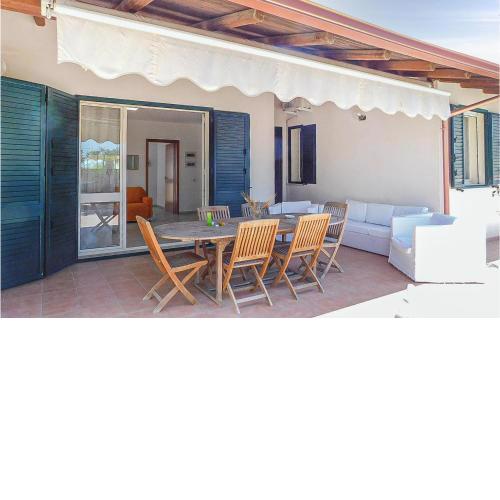 Beautiful home in Noto with 3 Bedrooms and WiFi