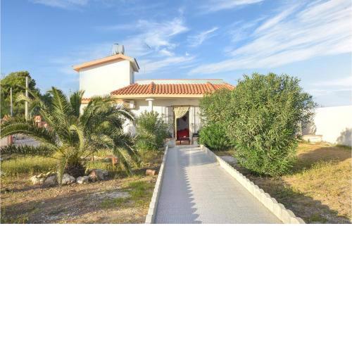 Beautiful home in Pachino with 3 Bedrooms and WiFi