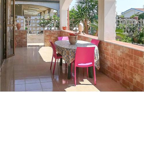 Beautiful home in Pachino with WiFi and 2 Bedrooms