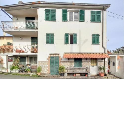 Beautiful home in Podenzana with 5 Bedrooms and WiFi