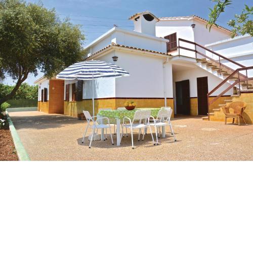 Beautiful home in Porto Cristo with 3 Bedrooms and Outdoor swimming pool