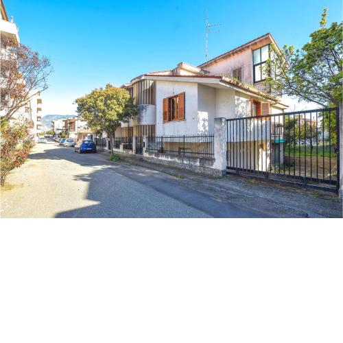 Beautiful home in Reggio Calabria with WiFi and 3 Bedrooms