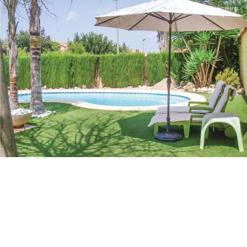 Beautiful Home In Riba-roja De Tria With 5 Bedrooms, Jacuzzi And Outdoor Swimming Pool