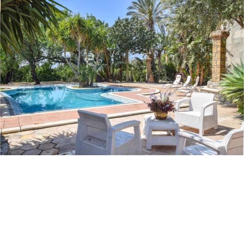 Beautiful Home In Saline Ioniche With 4 Bedrooms, Wifi And Outdoor Swimming Pool