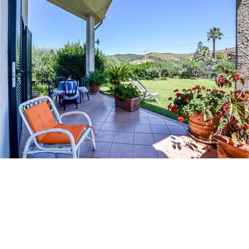 Beautiful home in Santa Maria di Castell with 3 Bedrooms