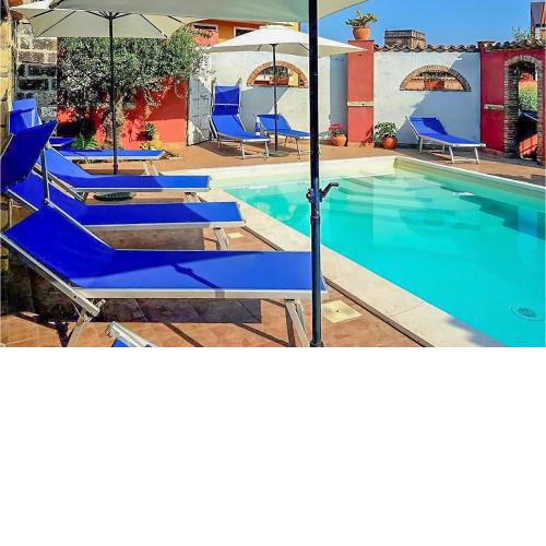 Beautiful home in Santa Venerina with Outdoor swimming pool, WiFi and 6 Bedrooms