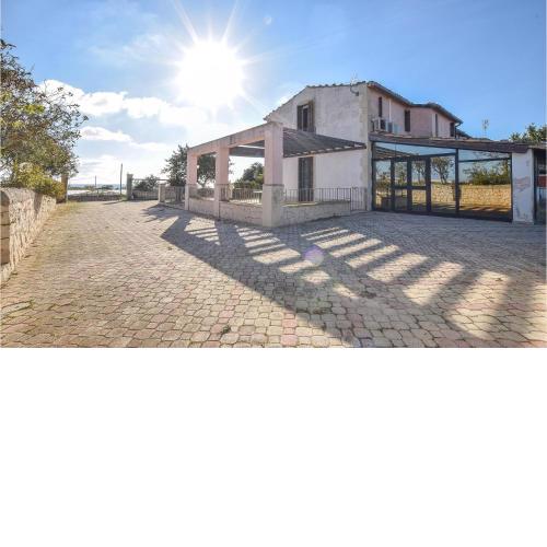Beautiful home in Scicli with 4 Bedrooms and WiFi