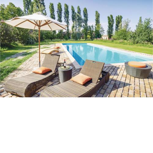 Beautiful home in Taglio di Po RO with 2 Bedrooms and WiFi