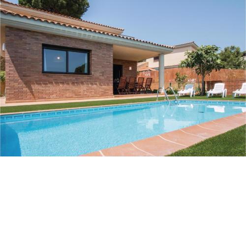Beautiful Home In Tordera With 4 Bedrooms, Outdoor Swimming Pool And Swimming Pool