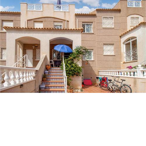 Beautiful home in Torrevieja with Outdoor swimming pool, WiFi and 2 Bedrooms