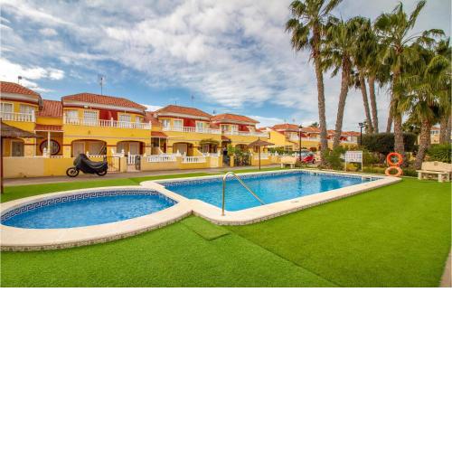 Beautiful Home In Torrevieja With Wifi, Swimming Pool And 3 Bedrooms