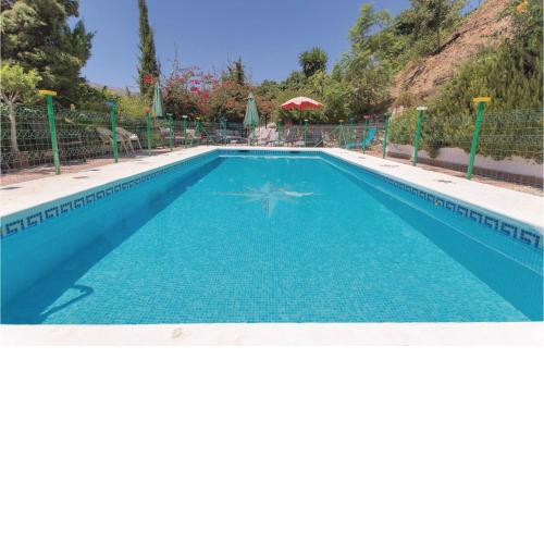 Beautiful home in Totaln with 6 Bedrooms and Outdoor swimming pool