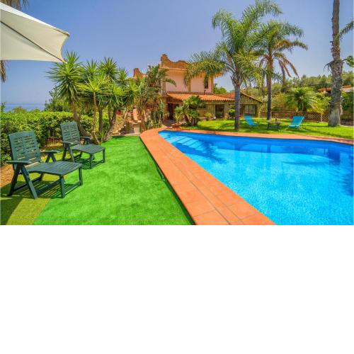 Beautiful home in Trabia with 4 Bedrooms, WiFi and Outdoor swimming pool