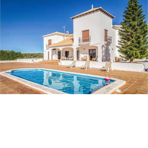 Beautiful home in Villanueva de Algaidas with 4 Bedrooms, WiFi and Outdoor swimming pool