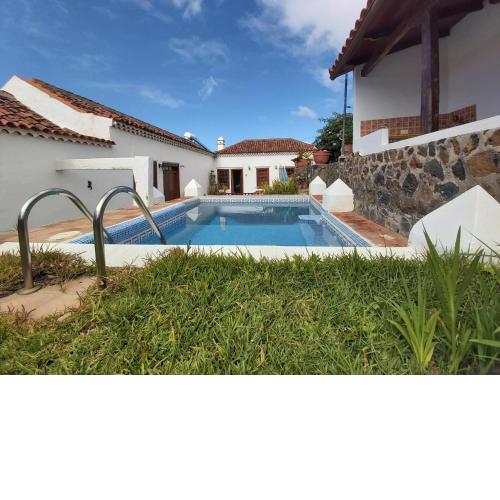 Beautiful House with access to pool Tenerife ES