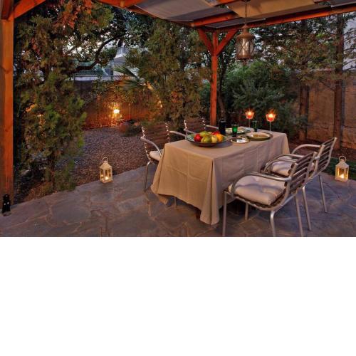 Beautiful House with garden & 3 bedrms_5' to metro