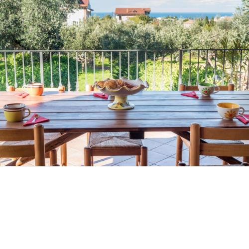 Beautiful house with sea view and amazing garden