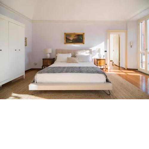 Beautiful large luxury apartment in the heart of Biella's historic center