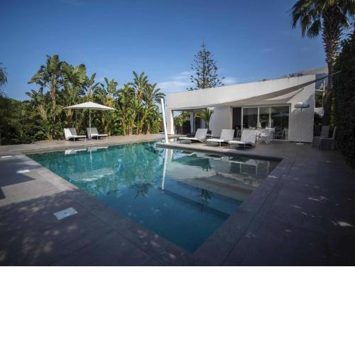 Beautiful luxury villa in Sicilian style with beautiful private pool and garden