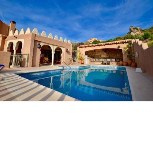 Beautiful Moorish 3 bed villa with pool