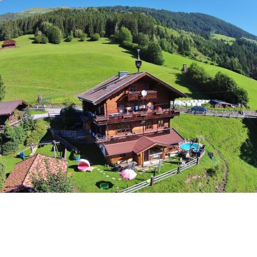Beautiful Mountainside Chalet in K nigsleiten
