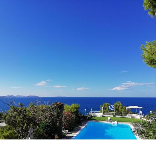 Beautiful, Private Villa by the Sea