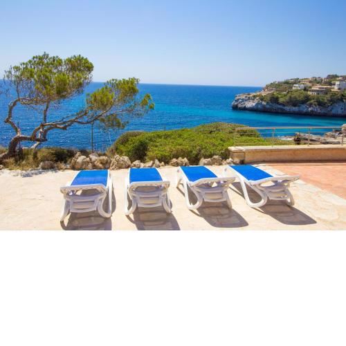 Beautiful private villa on the sea