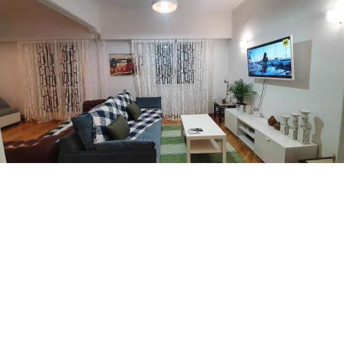 Beautiful Renovated Flat in Athens (The Dem Flat)
