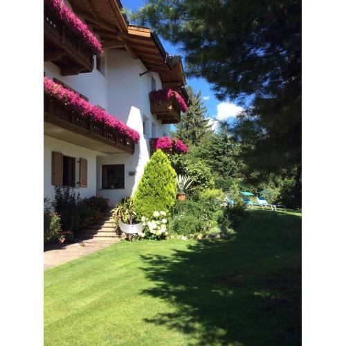 Beautiful Residence Klementhof with garden and a seasonal outdoor pool