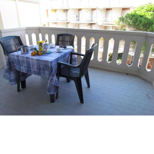 Beautiful Seafront Building - Private Beach Place Included