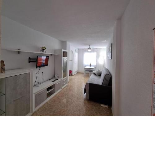 Beautiful self contained apartment near the beach