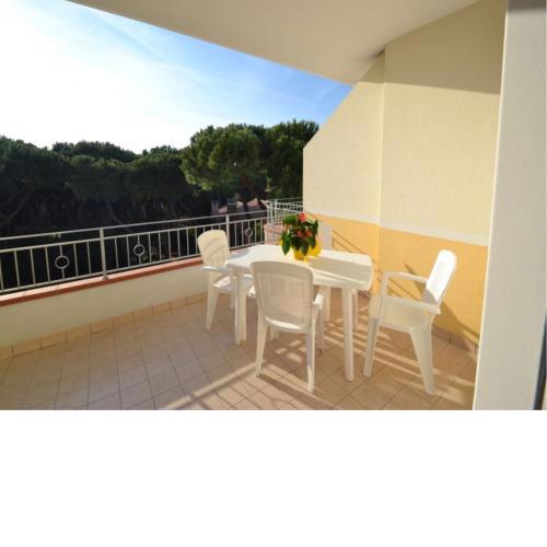 Beautiful spacious apartment close to the beach by Beahost Rentals