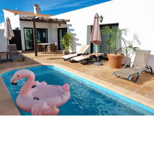 Beautiful spacious villa with private heated pool in Lajares
