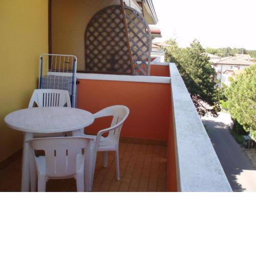 Beautiful Studio Apartment with balcony - By Beahost Rentals