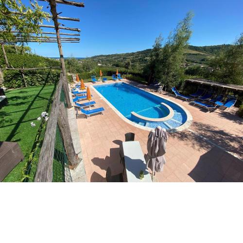 Beautiful tent lodge in Massignano with private terrace