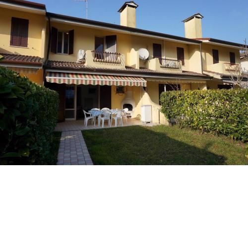 Beautiful Terraced House With Pool-tv-ac by Beahost Rentals
