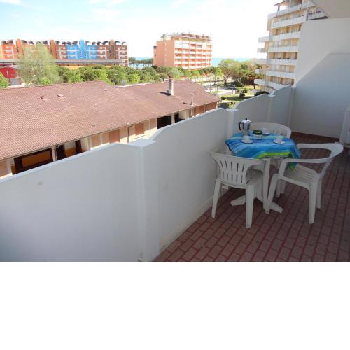 Beautiful three-room apartment for 6 people AC by Beahost Rentals