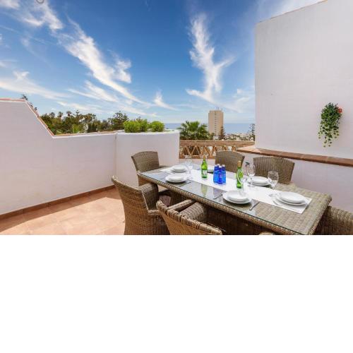 Beautiful views family townhouse steps from the BEACH