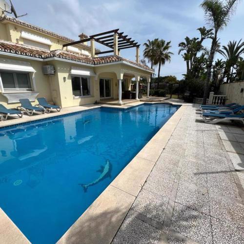 Beautiful villa 2 steps from the BEACH