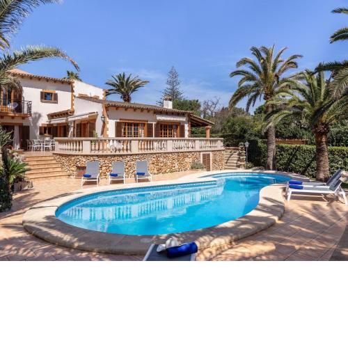 Beautiful villa for 8 people with pool garden terrace with sea views