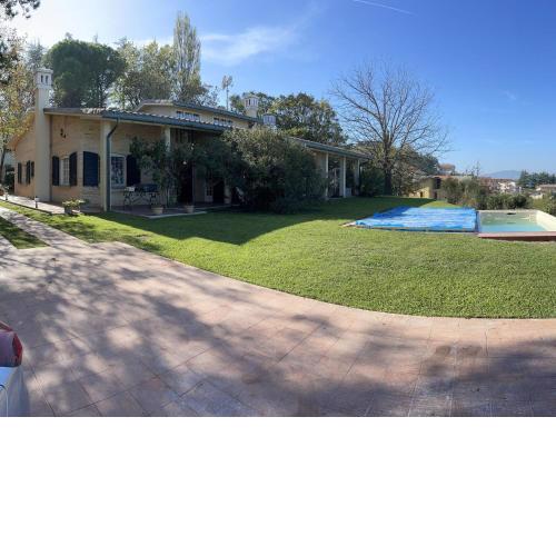 Beautiful villa in Gemmano with jacuzzi and swimmingpool
