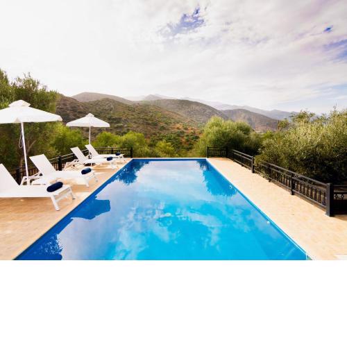 Beautiful Villa near Sea in Epano Sisi