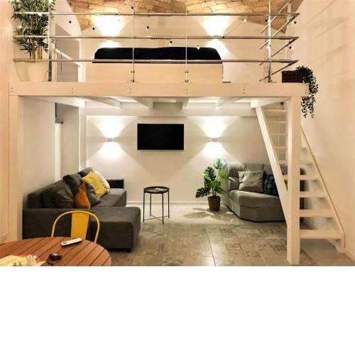 Beautifully Renovated Loft in Trastevere