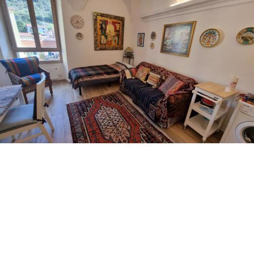 Beautifully restored romantic apartment in the centre of historic Dolcedo