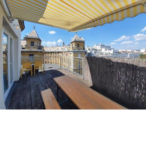 Beauty on the rooftop with Air condition