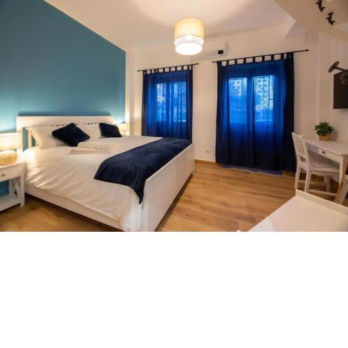 Bed & Breakfast Across The Room(e)