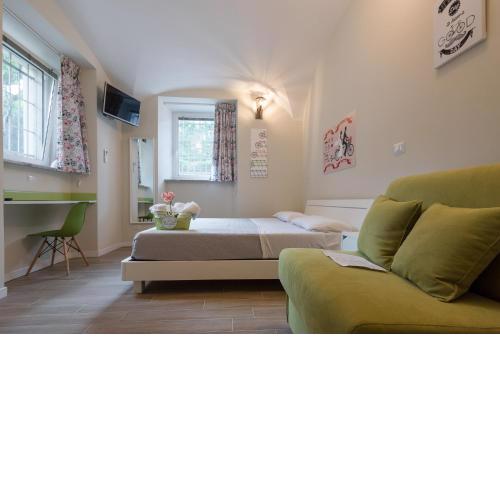 Bed&BikeRome Rooms