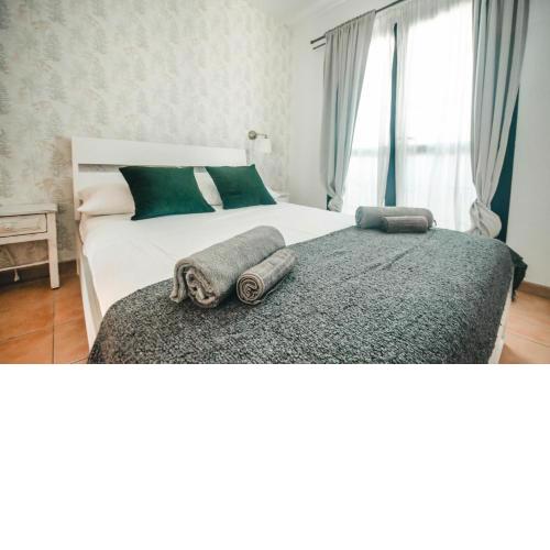 BeDreamer Surf House - Villa with Swimmingpool & Bbq