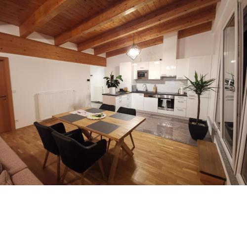 BeeHome Apartment