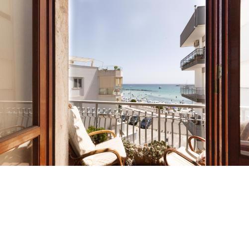 Bella Vista Apartment with Seaview Balcony